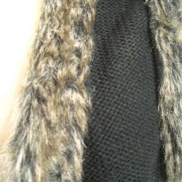 Wet Seal Womens Sweater Vest Medium Brown Faux Fur - Picture 3 of 7